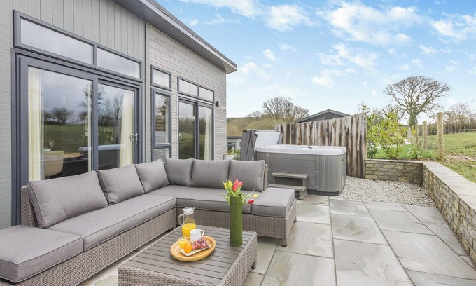 Lifton Cottage | 2 bedroom accommodation in Roadford Lake, near Launceston
