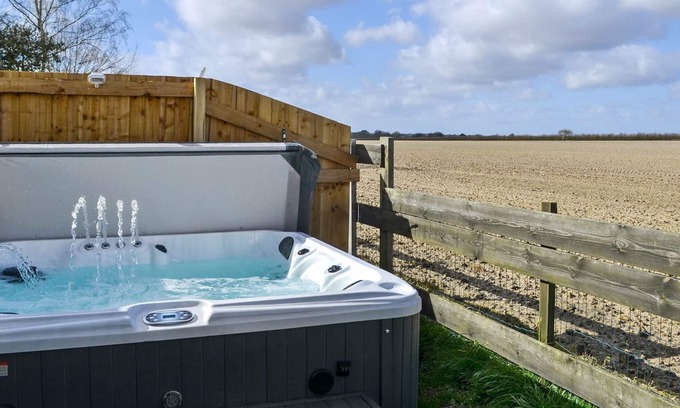 Lincoln Cottage | 2 bedroom accommodation in Potterhanworth Booths, near Lincoln