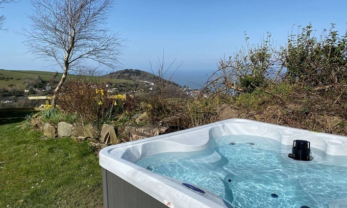 Barbrook Apartment | 2 bedroom accommodation in Lynton