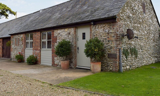 Newport Cottage | 2 bedroom accommodation in Shorwell, near Newport