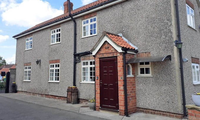 Wressle Cottage | 2 bedroom accommodation in Wressle, near Selby