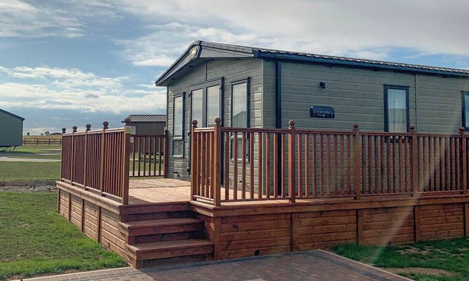 Tunstall Cabin | 2 bedroom accommodation in Tunstall, Nr Hull