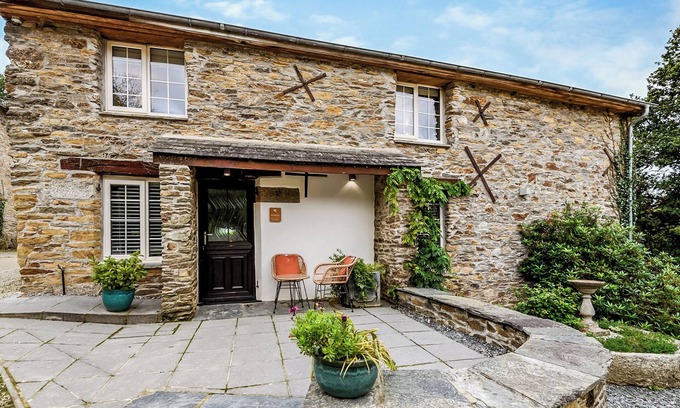 Looe Cottage | 2 bedroom accommodation in Watergate, Looe