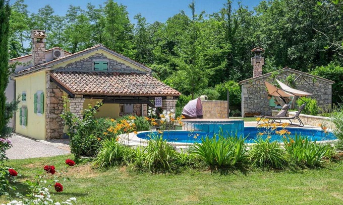 Zupanici House | 2 bedroom accommodation in Labin