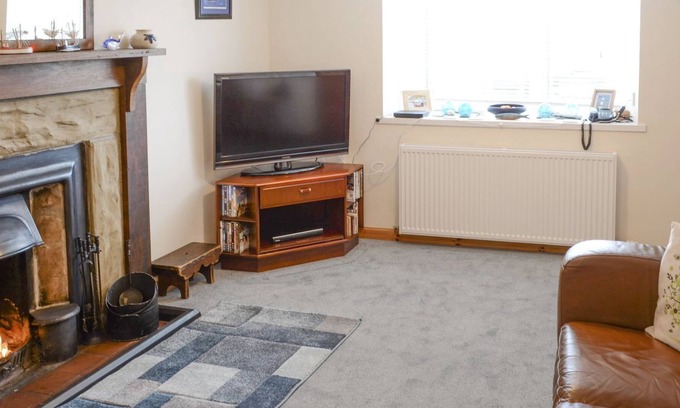 Tain Cottage | 2 bedroom accommodation in Rockfield, near Portmahomack