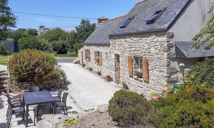 Ploudalmezeau House | 2 bedroom amazing home in Ploudalmézeau