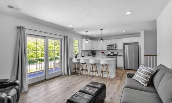 Ellicottville Apartment | 2 Bedroom Apartment- Walking distance to the village of Ellicottville sleeps 6