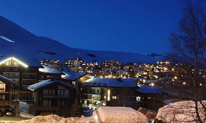 Huez Apartment | 2 bedroom apartment chalet atmosphere