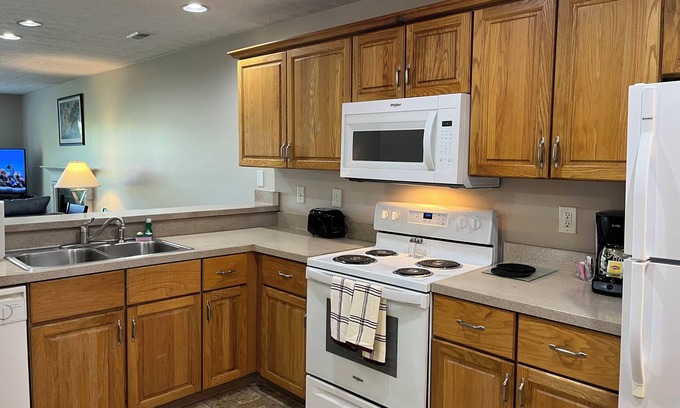 Dublin Apartment | 2-bedroom apartment furnished, WiFi in wonderful Dublin, just off Brand Road!
