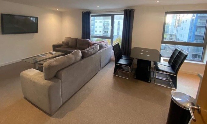 Newhaven Apartment | 2 bedroom apartment with 2 bathrooms