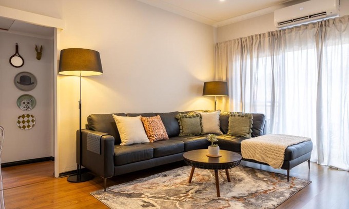 Ashfield Apartment | 2 bedroom Apartment in Ashfield, 200m to train station,Free Parking