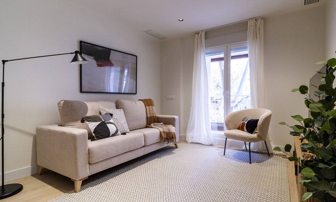 Nueva Espana Apartment | 2-bedroom apartment in La Castellana Sharing Co.