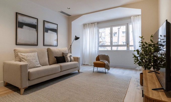 Nueva Espana Apartment | 2 bedroom apartment in Chamartín Sharing Co.