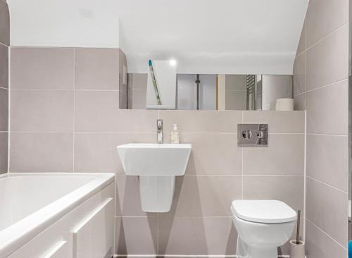 Whittington Apartment | 2 Bedroom Apartment in Mill Hill