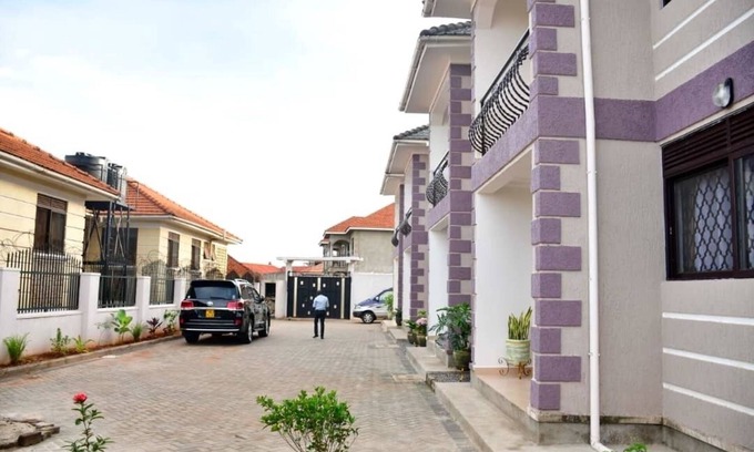 Bukoto Apartment | 2-bedroom apartment in delightful Kampala with AC, WiFi Divine Furnished