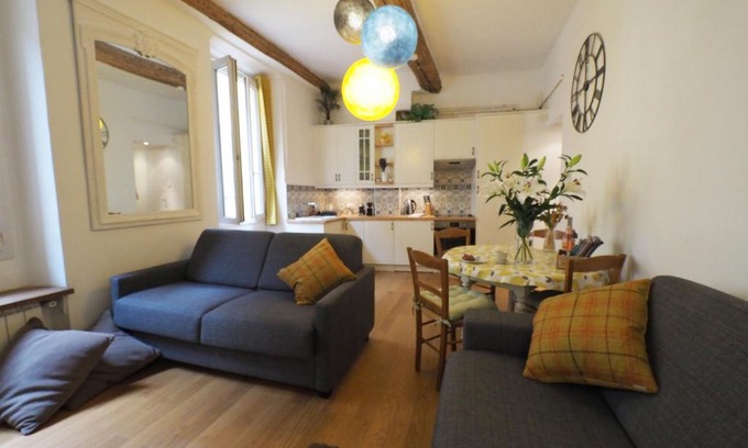 Old Town Apartment | 2 Bedroom Apartment Old Town Centre