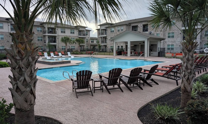 Texas City Apartment | 2-bedroom apartment in brilliant Texas City with fitness room, AC, WiFi