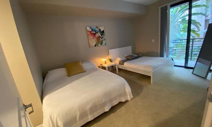 Studio City Apartment | 2 bedroom Apt in LA by Universal Studios