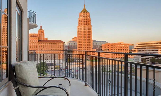 Downtown San Antonio Resort | 2 Bedroom at Wyndham La Cascada Resort - On the River Walk!