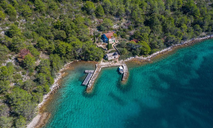 Island Dugi Otok House | 2 bedroom beach front home in Sali