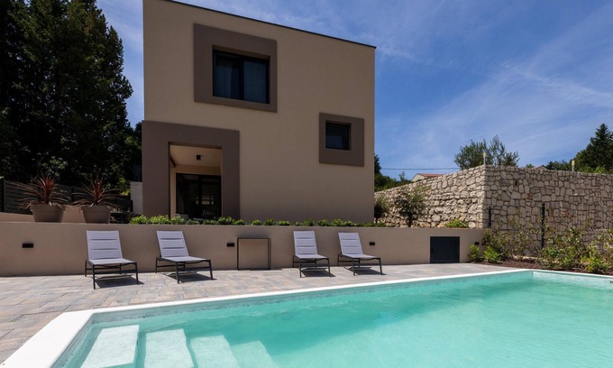 Kremena House | 2 bedroom beautiful home in Kremena