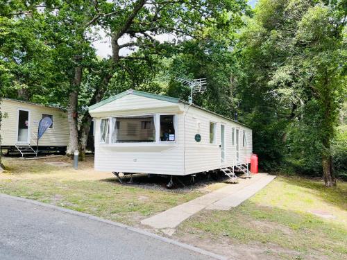 Cowes House | 2 Bedroom Caravan GW39, Thorness Bay, Isle of Wight, Dog Friendly