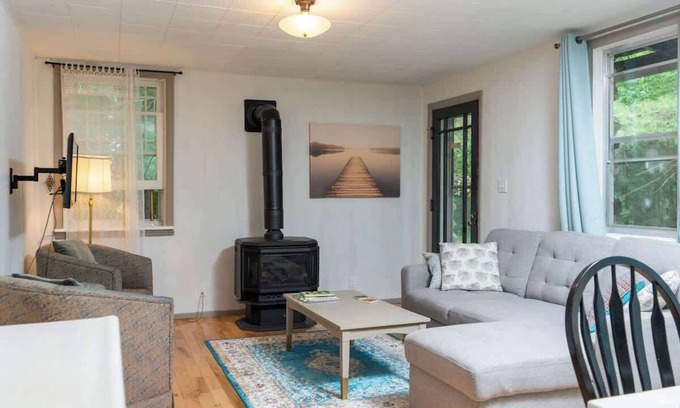 Tay Valley Cabin | 2-Bedroom Cottage #4 "Bradd"
