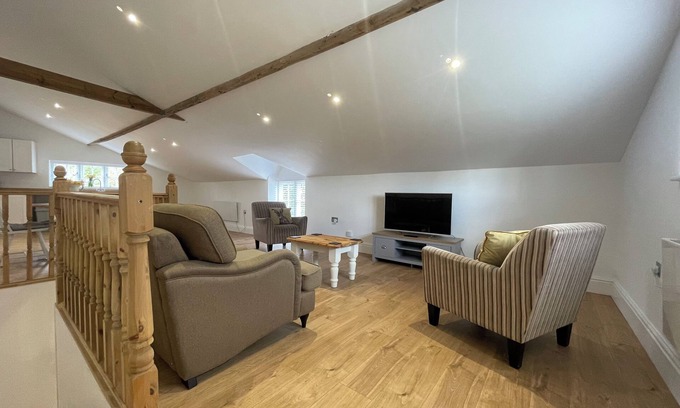 Swindon Cottage | 2 bedroom cottage in the heart of Old Town
