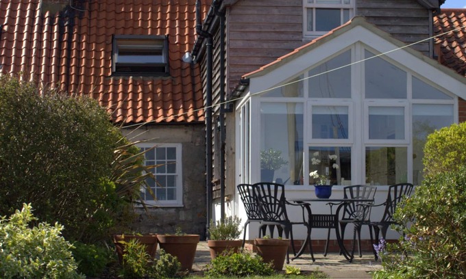 Berwick-upon-Tweed Cottage | 2 bedroom cottage on Holy Island with spacious walled garden and sea views