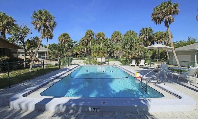 Sanibel Cottage | 2 Bedroom Cottage Sanibel Island Near Beach-Great! Newly renovated & refurnished