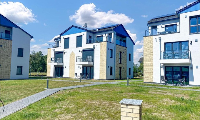 Muritz Apartment | 2 Bedroom Cozy Apartment In Rechlin