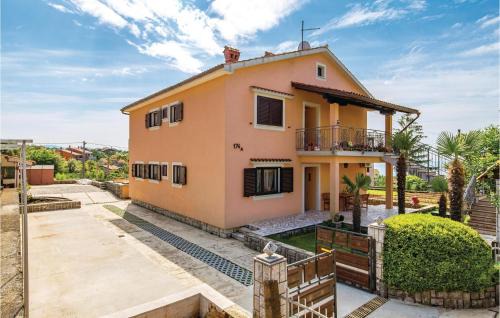Rubesi Apartment | 2 Bedroom Cozy Apartment In Rubesi