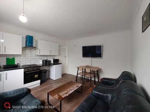 Cradley Apartment | 2 Bedroom Flat