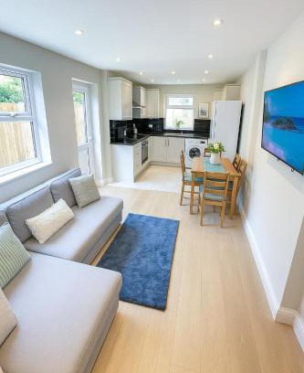 Harringay Apartment | 2-Bedroom Garden Flat - Modern, Bright - A