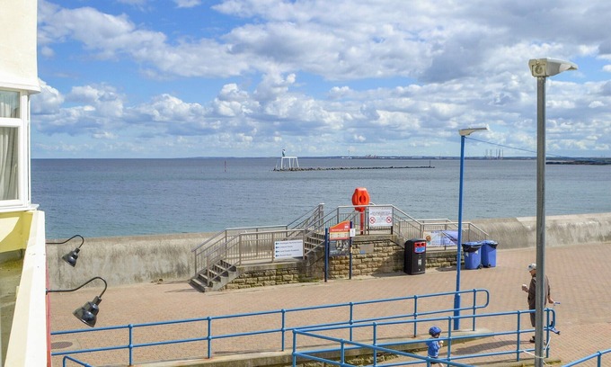 Newbiggin-by-the-Sea Cottage | 2 bedroom accommodation in Newbiggin-by-the-Sea