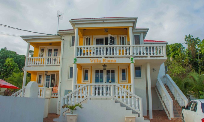 Welches Villa | 2 Bedroom Holiday rental With Pool On The Southcoast