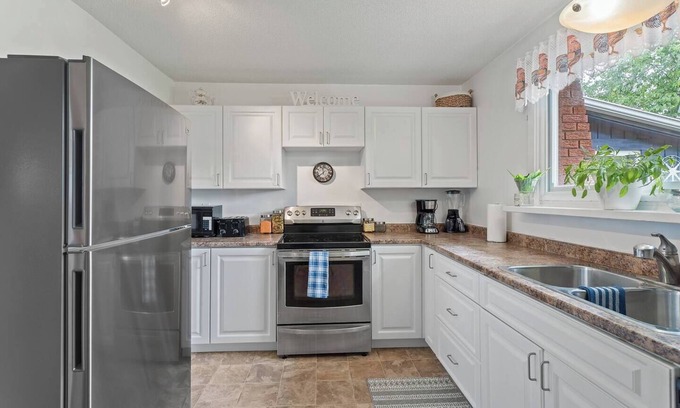 Port Carling House | 2-Bedroom Home Port Carling, Muskoka – Great for Work or Extra Cottage Guests!