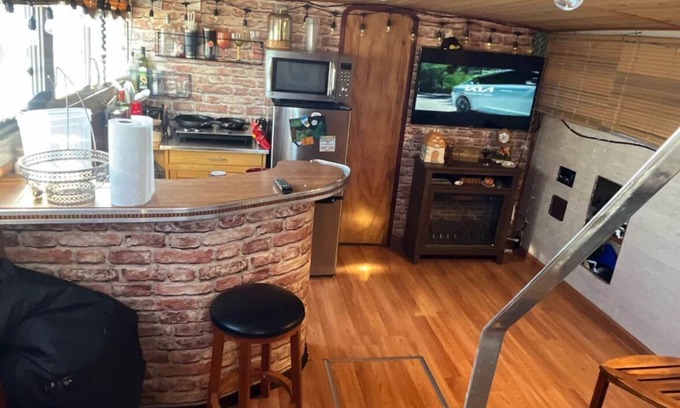 Atlantic City Boat Rental | 2-bedroom house-boat in brilliant Atlantic City with fitness room, WiFi, & pool