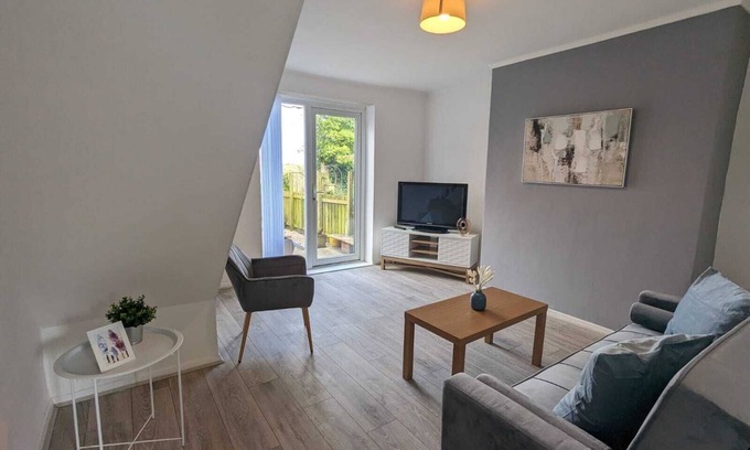 Cramlington House | 2 Bedroom House Dudley