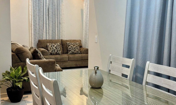 San Pedro Sula House | 2-bedroom house in charming San Pedro Sula with AC, WiFi. Private House Valencia