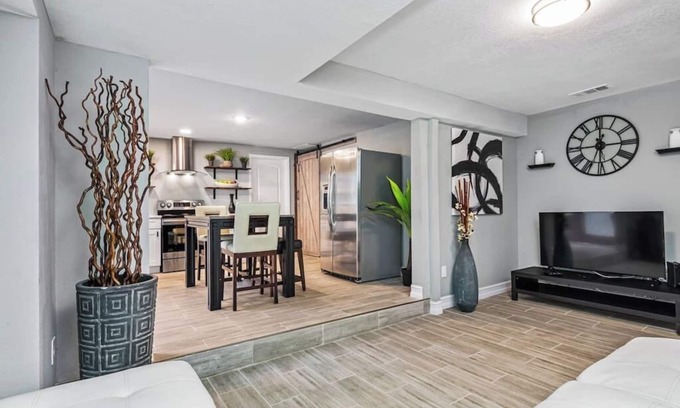 Safety Harbor House | 2 bedroom House in Clearwater w/access to Swimming Pool