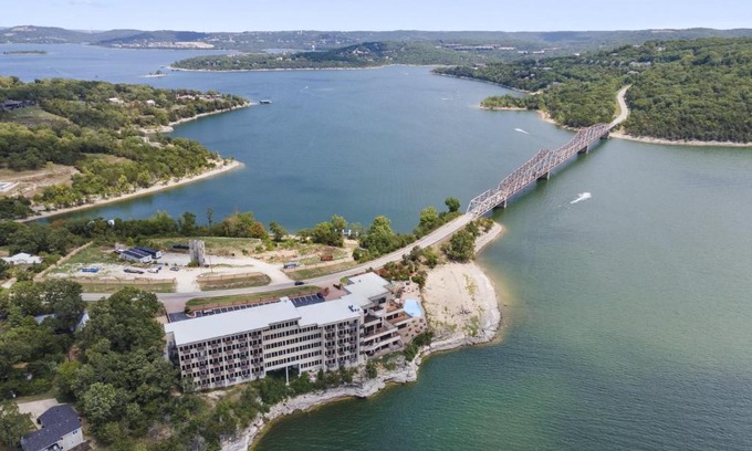 Ridgedale House | 2 Bedroom Lake view Villa - Unit 509