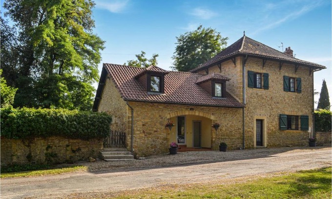 Vitrac House | 2 Bedroom Lovely Home In Vitrac