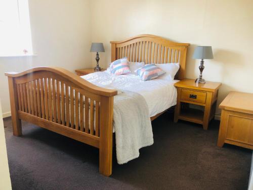 Whalebone Apartment | 2 Bedroom, Near Station, Fast WI-FI, Free Parking!