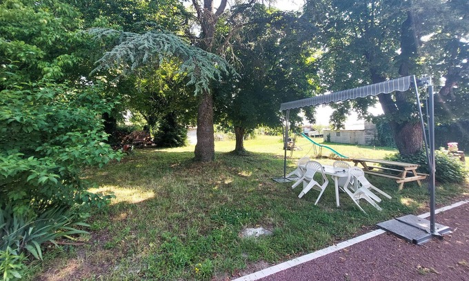 Allonnes House | 2 bedroom nice home in Allonnes