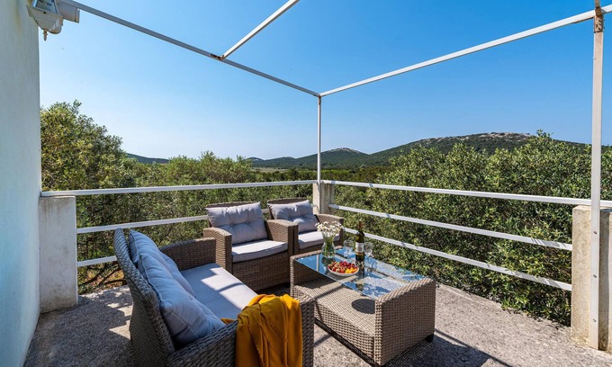 Molat House | 2 bedroom nice home in Molat