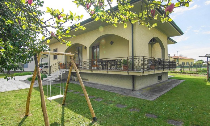 Capanne-Prato-Cinquale House | 2 bedroom nice home in Montignoso
