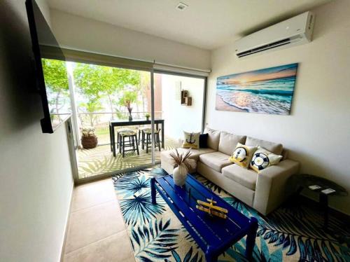 Bejuco Apartment | 2 Bedroom Oceanfront Condo with Wi-Fi, AC and Pool