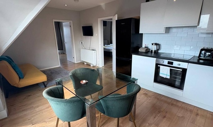 St Albans Apartment | 2 Bedroom Penthouse St Albans City Centre - stay right in the heart of the city