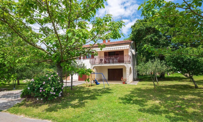 Krsan House | 2 bedroom pet friendly home in Lazarici